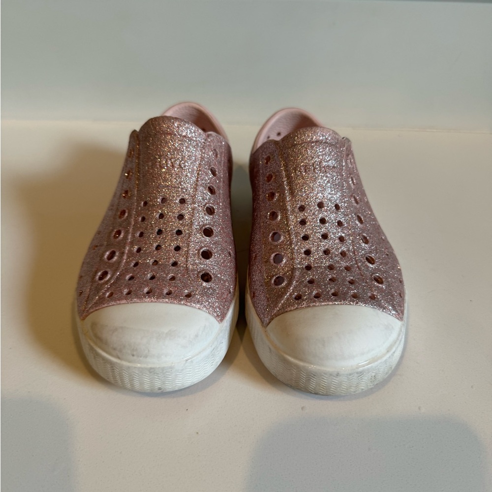 Native brand, child size 10, pink glitter Jefferson bling Sugarlight